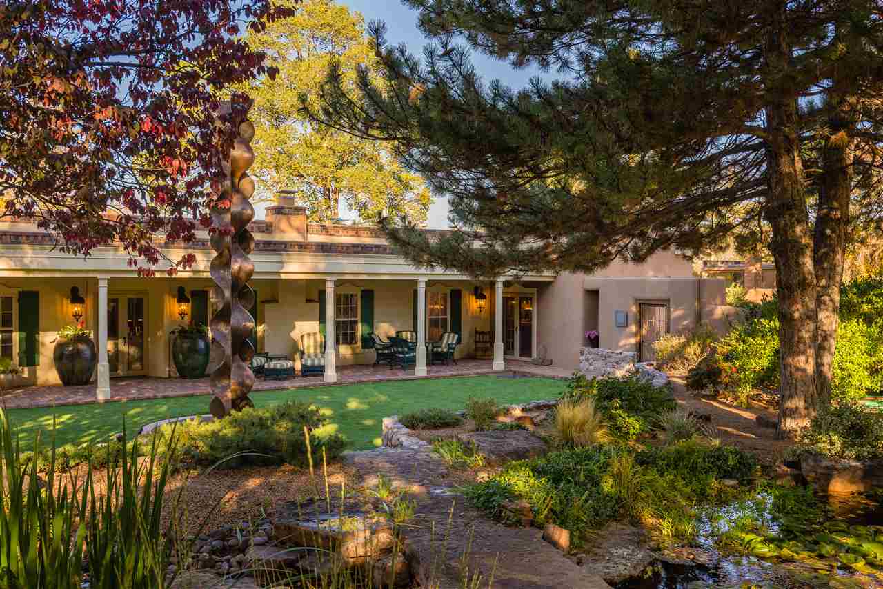 463 Calle La Paz, Santa Fe, NM 87505