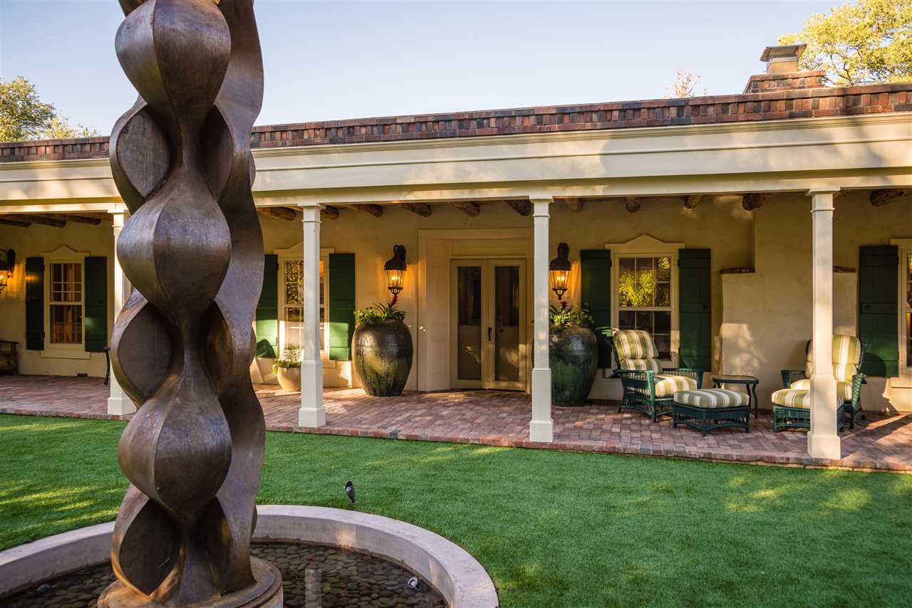 463 Calle La Paz, Santa Fe, NM 87505