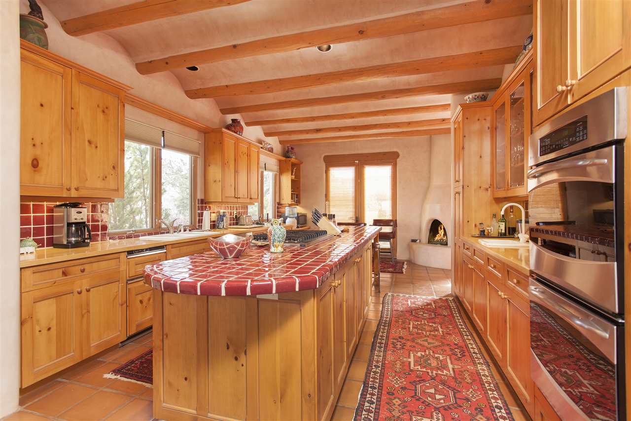 41 VISTA HERMOSA, Santa Fe, NM 87506