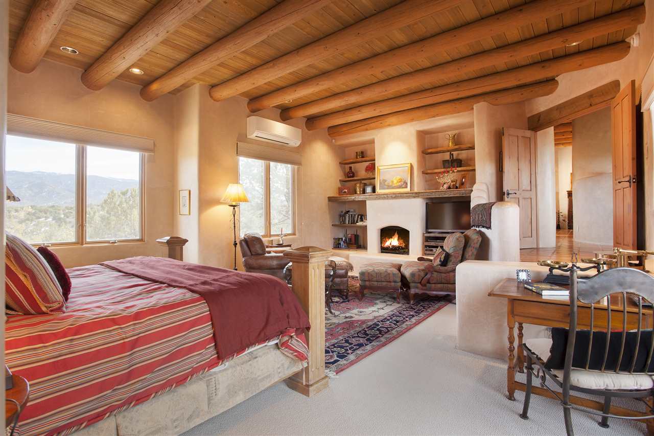 41 VISTA HERMOSA, Santa Fe, NM 87506