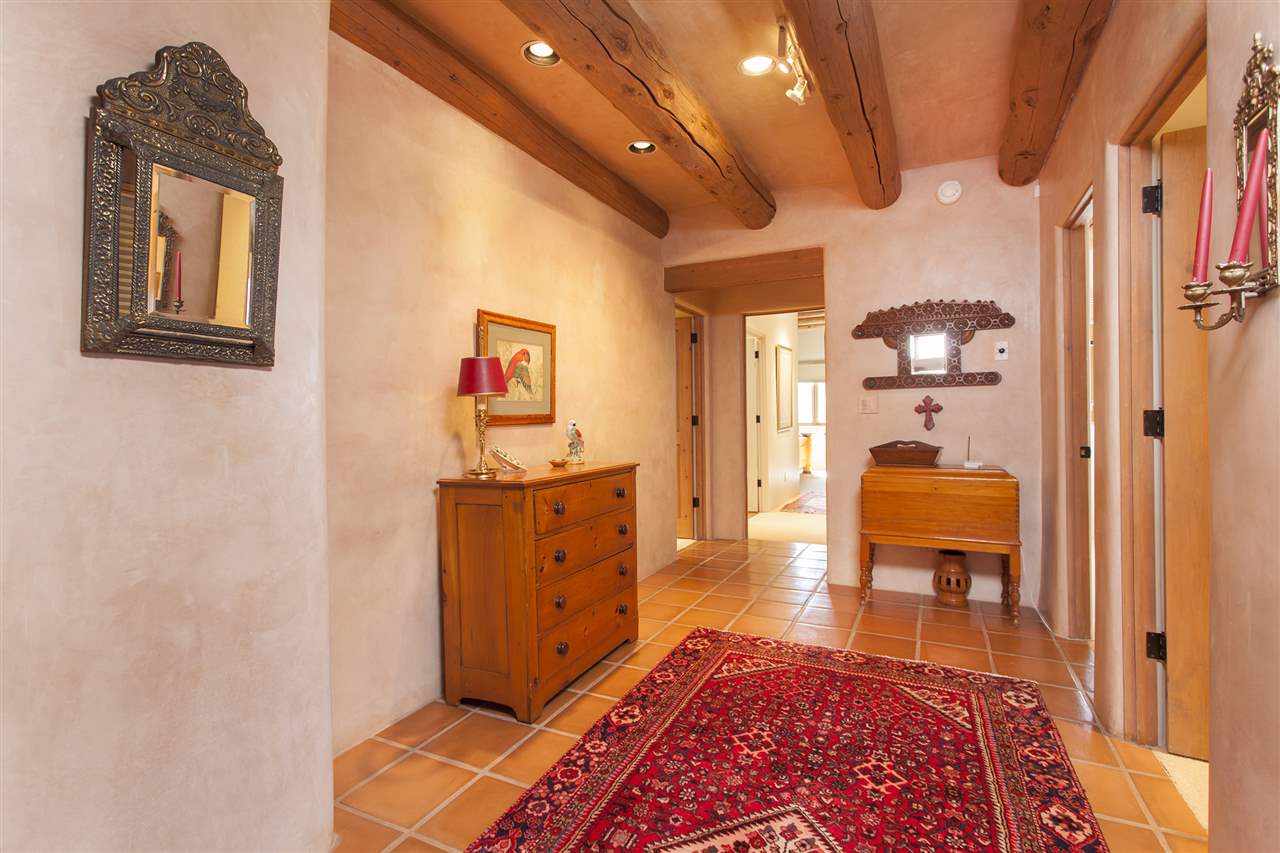 41 VISTA HERMOSA, Santa Fe, NM 87506