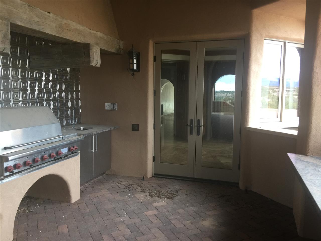 16 Hacienda Rincon, Santa Fe, NM 87506