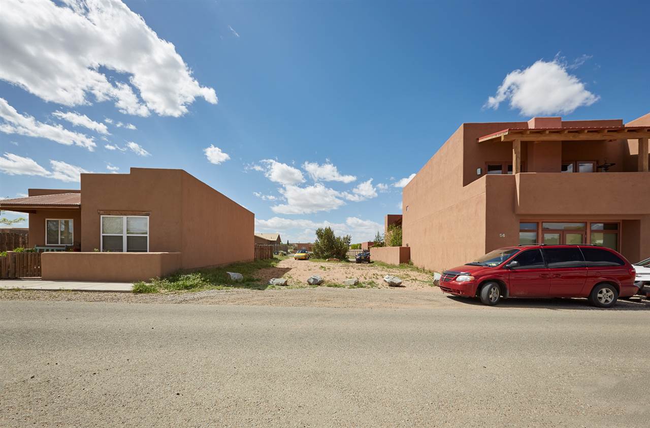 56 OSHARA, Santa Fe, NM 87508