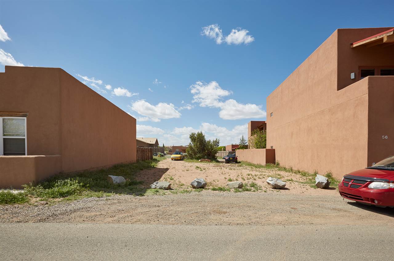 56 OSHARA, Santa Fe, NM 87508
