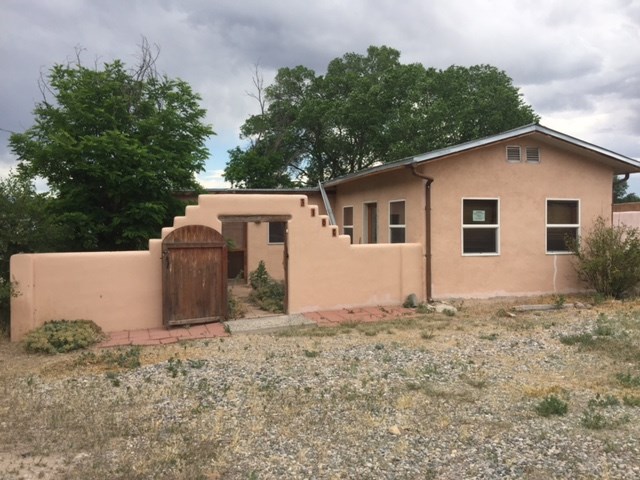 316C Medinas Lane, Espanola, NM 87532