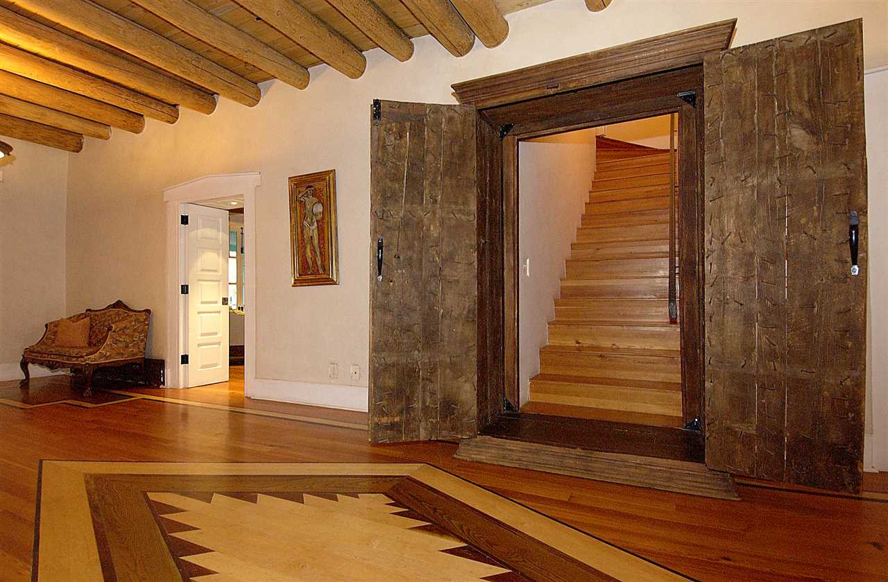112/114 Padre Martinez, Taos, NM 87571