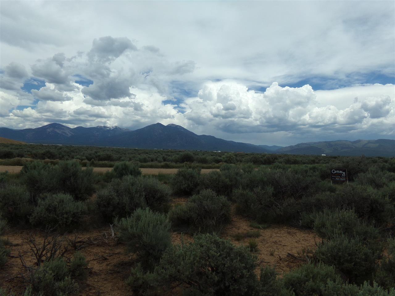 Sugar Lane, Taos, NM 87571