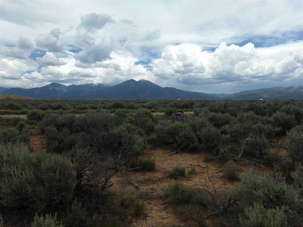 Sugar Lane, Taos, NM 87571
