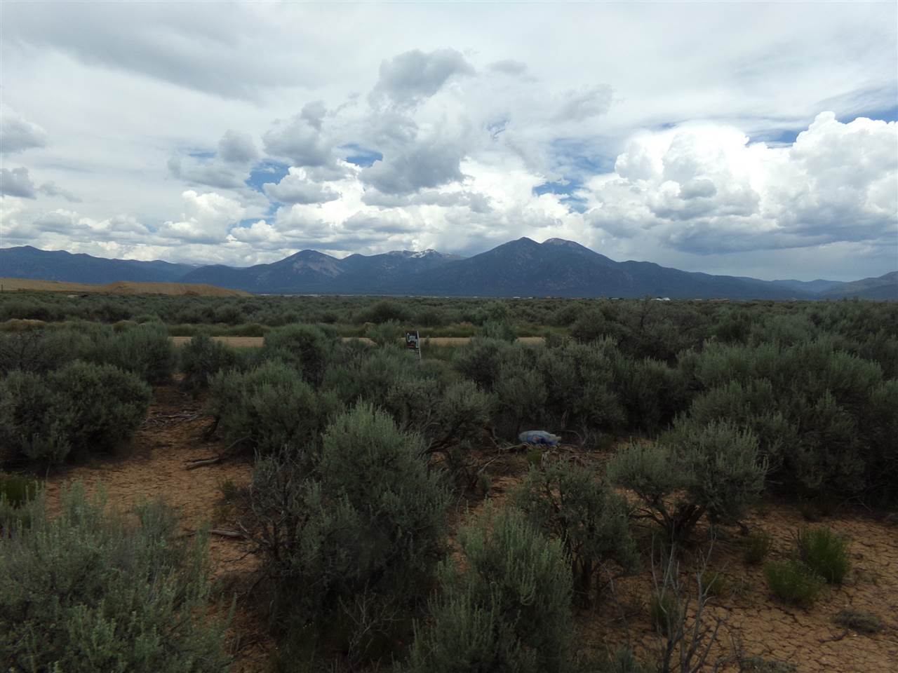Sugar Lane, Taos, NM 87571