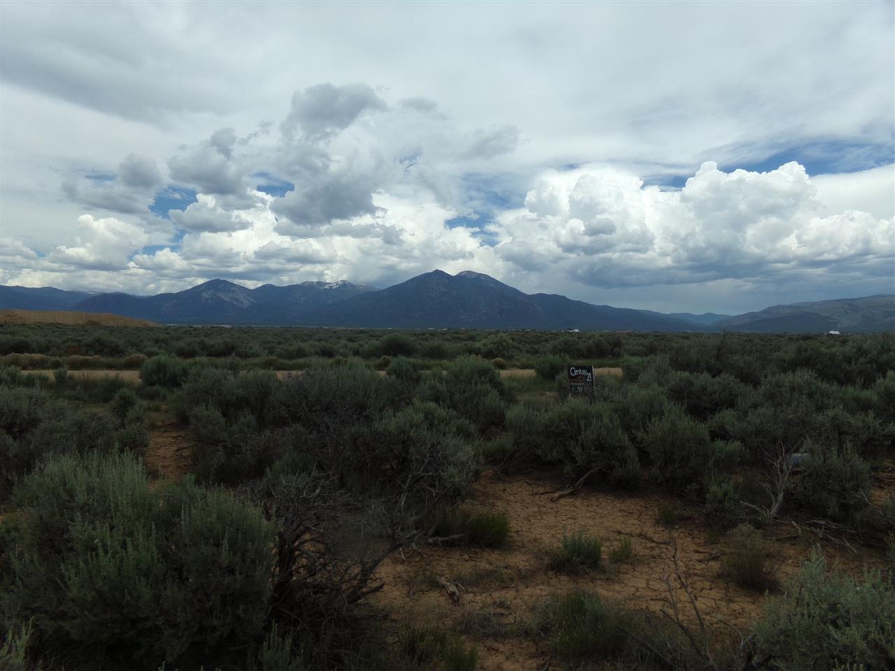Sugar Lane, Taos, NM 87571