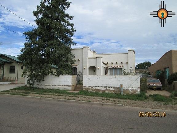 410 Valencia St, Las Vegas, NM 87701
