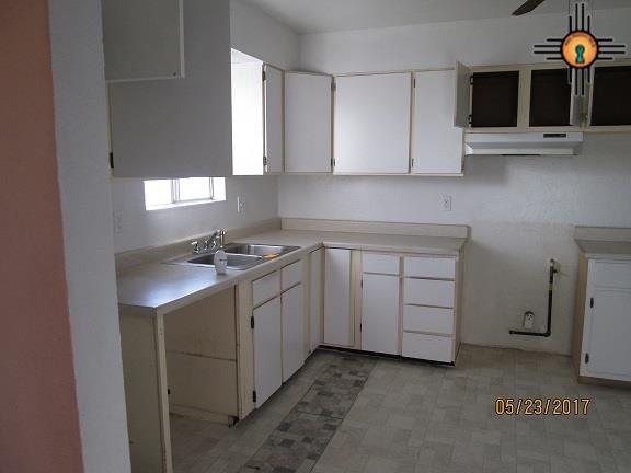 502 Camino Maximillano, Las Vegas, NM 87701