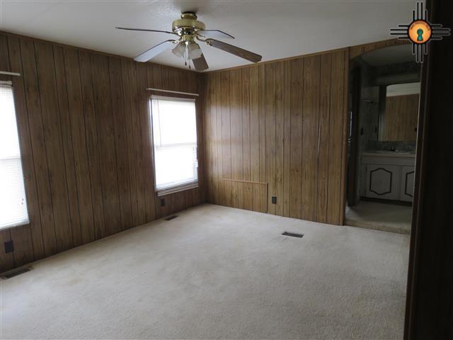 24 Paloma Blanca Rd, Williamsburg, NM 87942