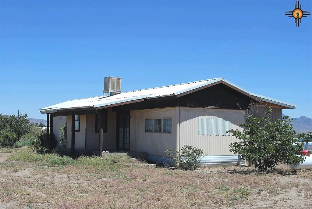 560 Herrington Dr SE, Deming, NM 88030