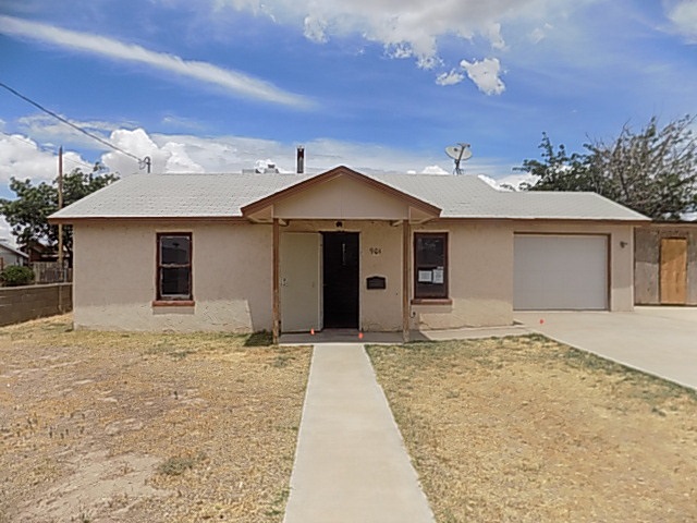 901 Catalina LN, Alamogordo, NM 88310