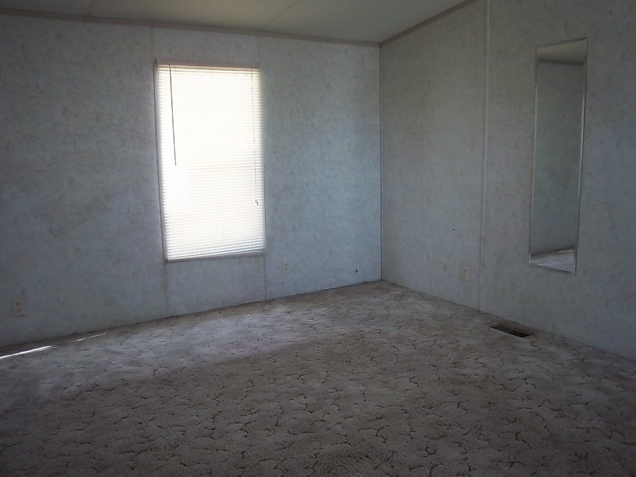 2207 Collins AV, Alamogordo, NM 88310