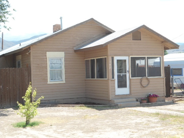 1502 Vermont AV, Alamogordo, NM 88310