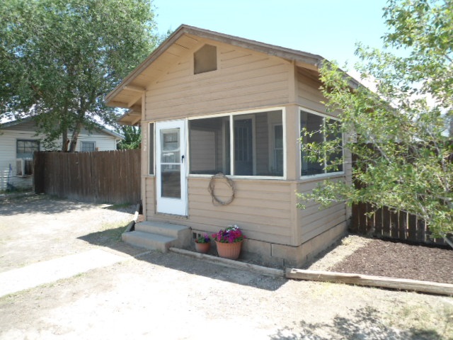 1502 Vermont AV, Alamogordo, NM 88310