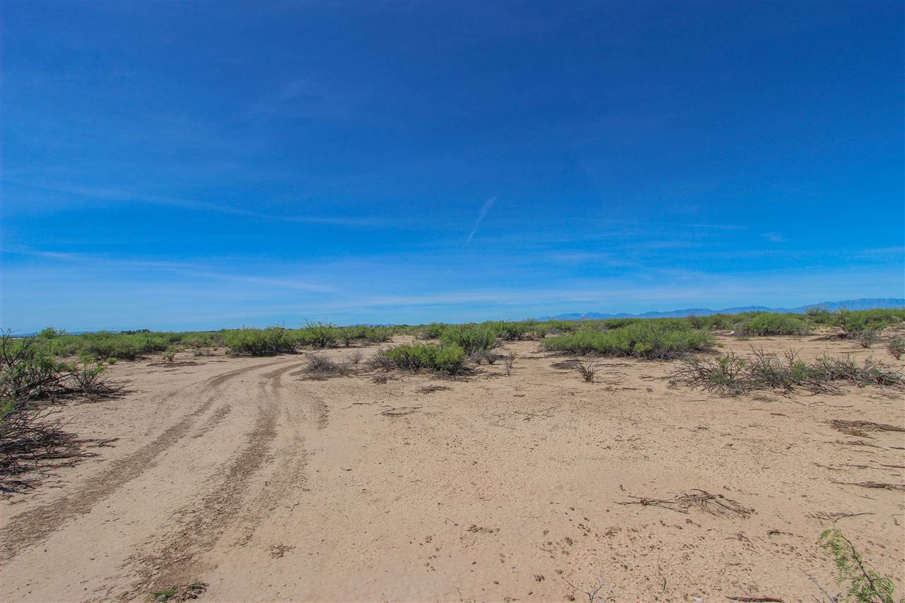 60 Dulce DR, Alamogordo, NM 88310