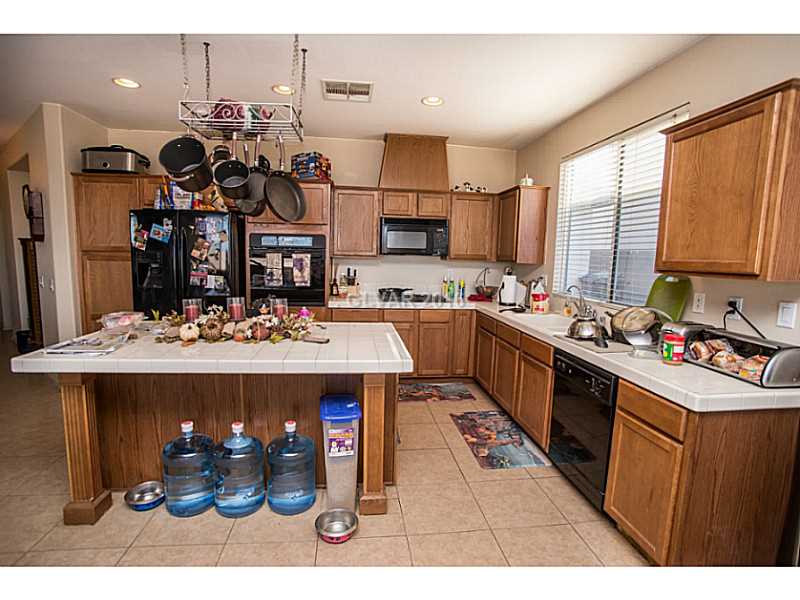 948 SAN CARLOS CREEK Lane, Henderson, NV 89002
