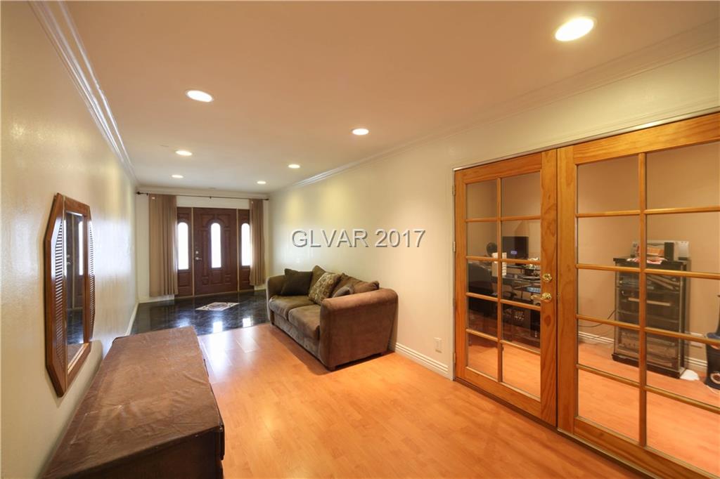 572 CHELSEA Drive, Las Vegas, NV 89014