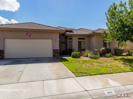 520 Pinyon Ln, Mesquite, NV 89027