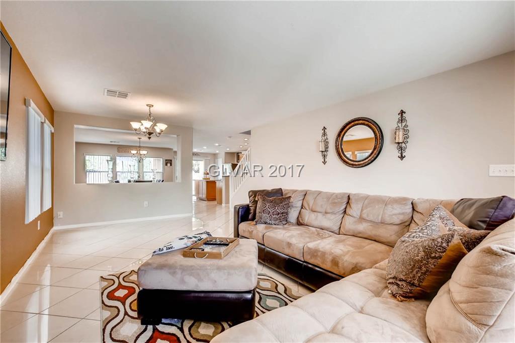 5632 CHAMPAGNE FLOWER Street, North Las Vegas, NV 89031