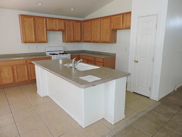 905 E Azure AveNorth Las Vegas, NV, 89081Clark County