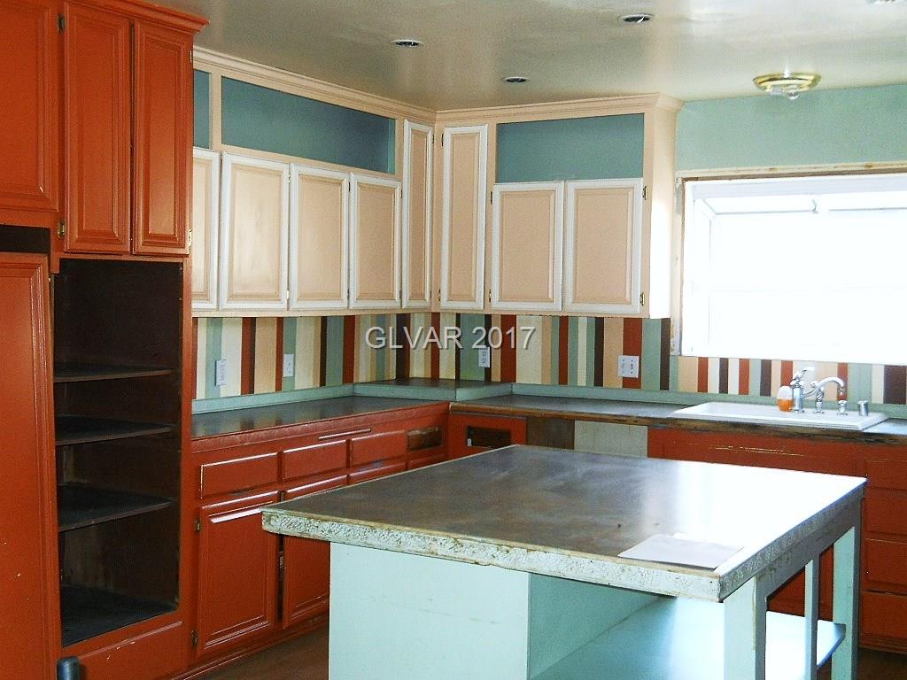 1804 IVANHOE Way, Las Vegas, NV 89102