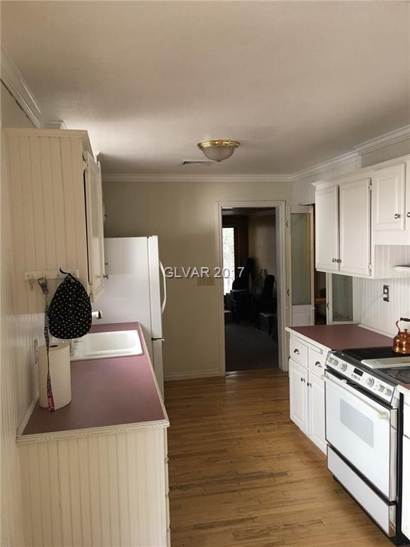 1127 DOUGLAS Drive, Las Vegas, NV 89102