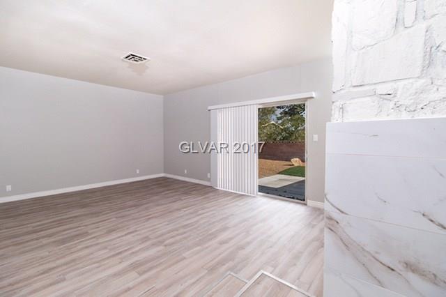 1709 IVANHOE Way, Las Vegas, NV 89102