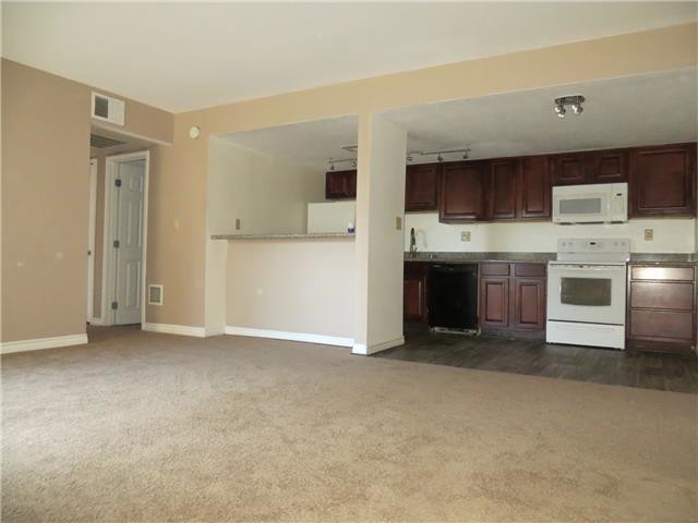 5201 River Glen Dr Unit 163Las Vegas, NV, 89103Clark County