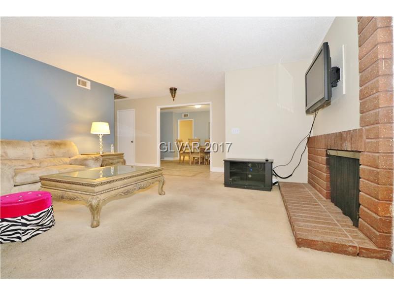 6832 Greengrove Dr, Las Vegas, NV 89103