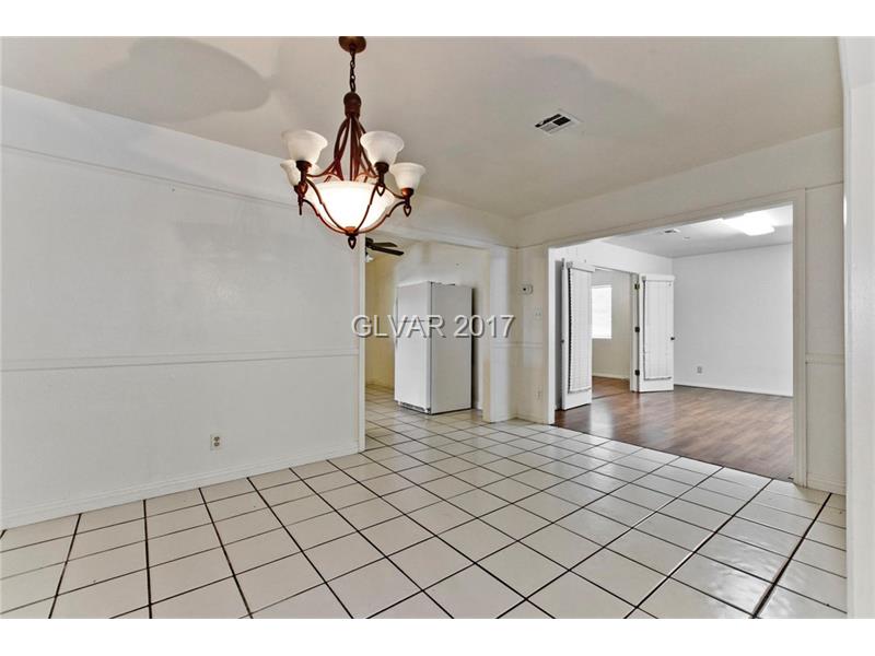 1385 Arlington St, Las Vegas, NV 89104
