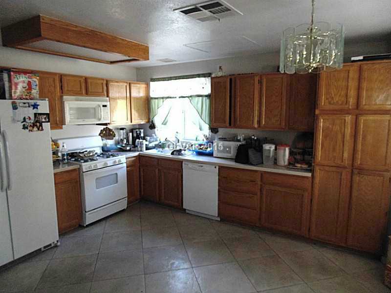 1324 CLIFTON, Las Vegas, NV 89108