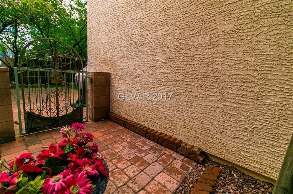 9913 VIA TORO Avenue, Las Vegas, NV 89117