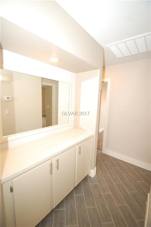 9423 LAKE CREEK Street, Las Vegas, NV 89123