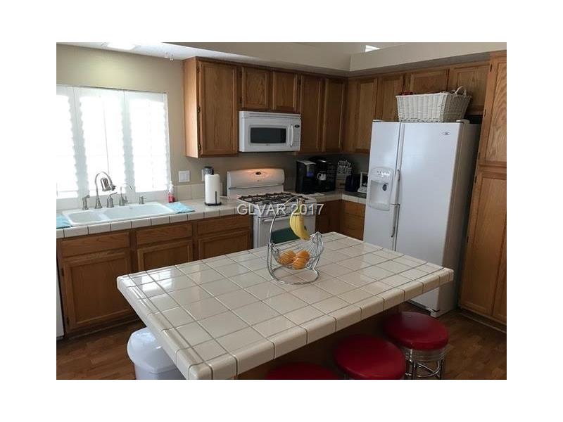 5521 Rock Creek Ln, Las Vegas, NV 89130