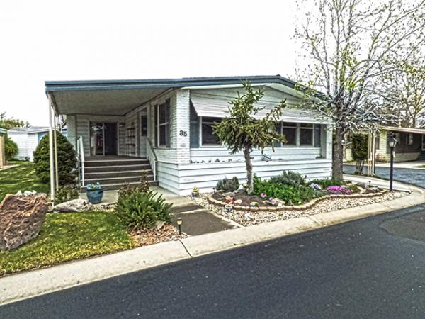 Sierra Royal Mobile Home Park675 Parlanti Ln Spc #50Sparks, NV 89434