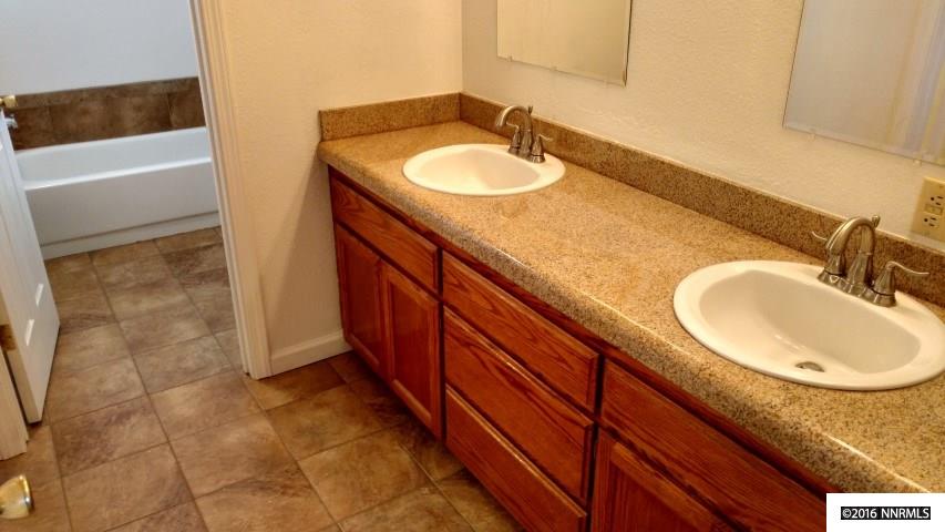 463 S Whitacre St, Yerington, NV 89447