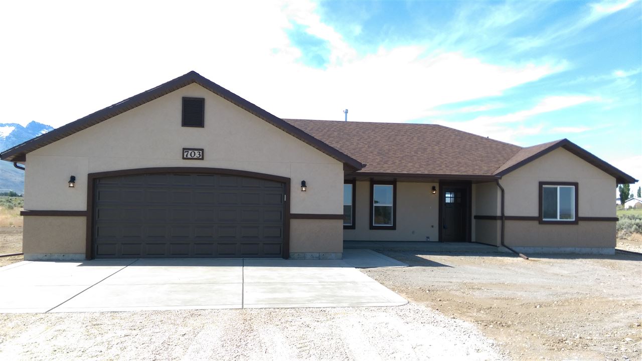 451 Flora Bay, Spring Creek, NV 89815