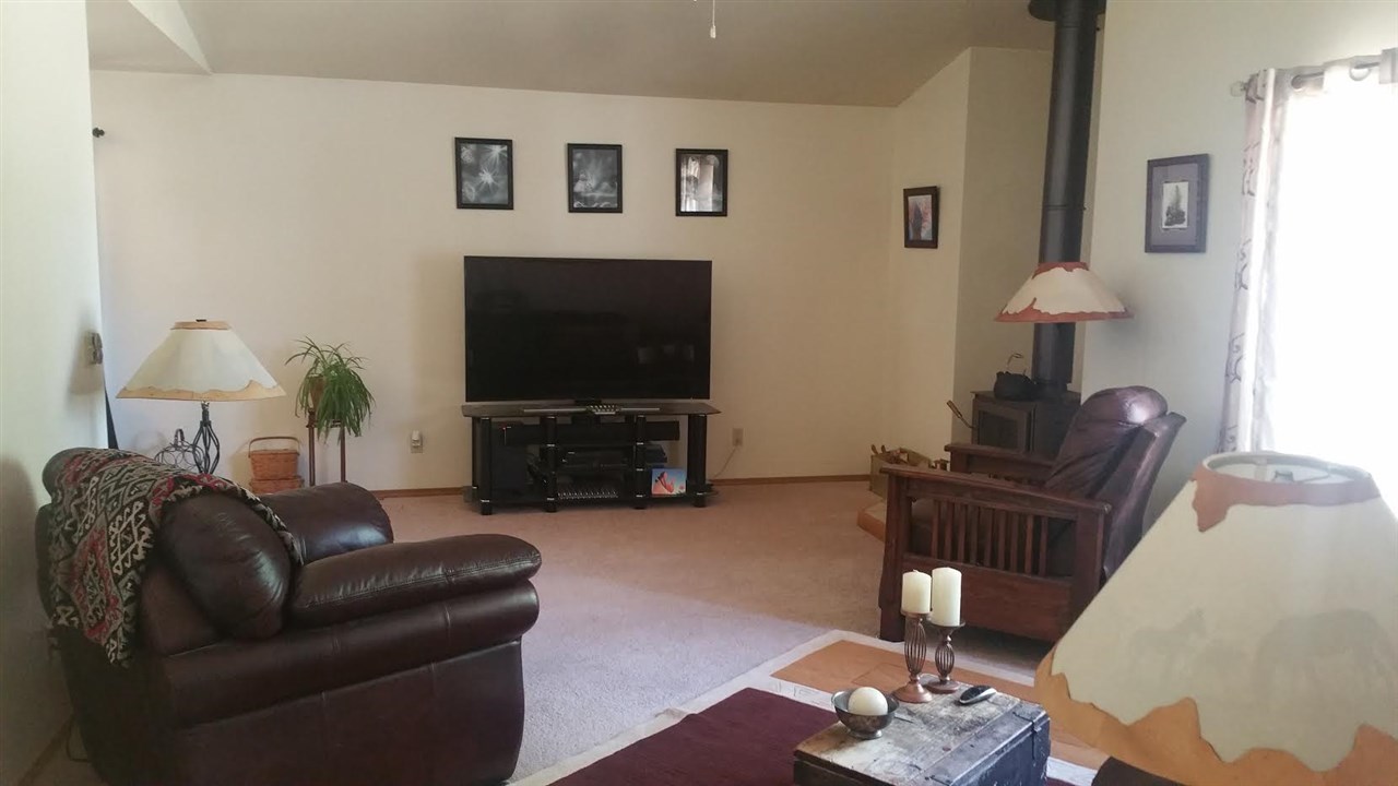 186 Edgebrook Drive, Spring Creek, NV 89815