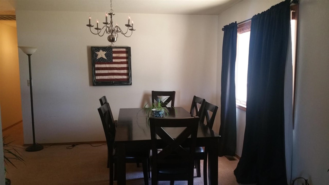 186 Edgebrook Drive, Spring Creek, NV 89815