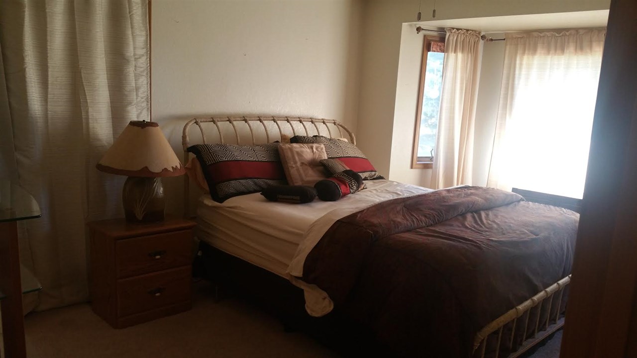 186 Edgebrook Drive, Spring Creek, NV 89815