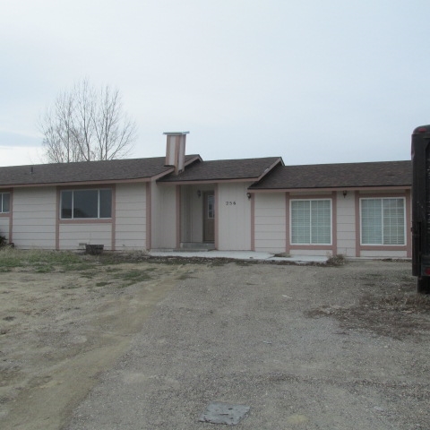 256 Oakshire Dr, Spring Creek, NV 89815