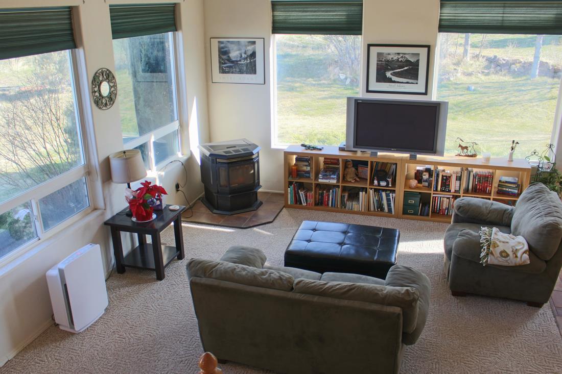 170 Cascade Dr., Spring Creek, NV 89815
