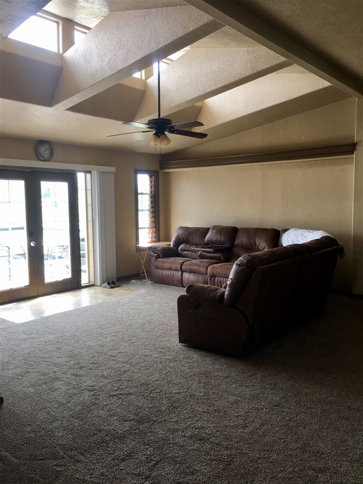 338 Flora Dr, Spring Creek, NV 89815
