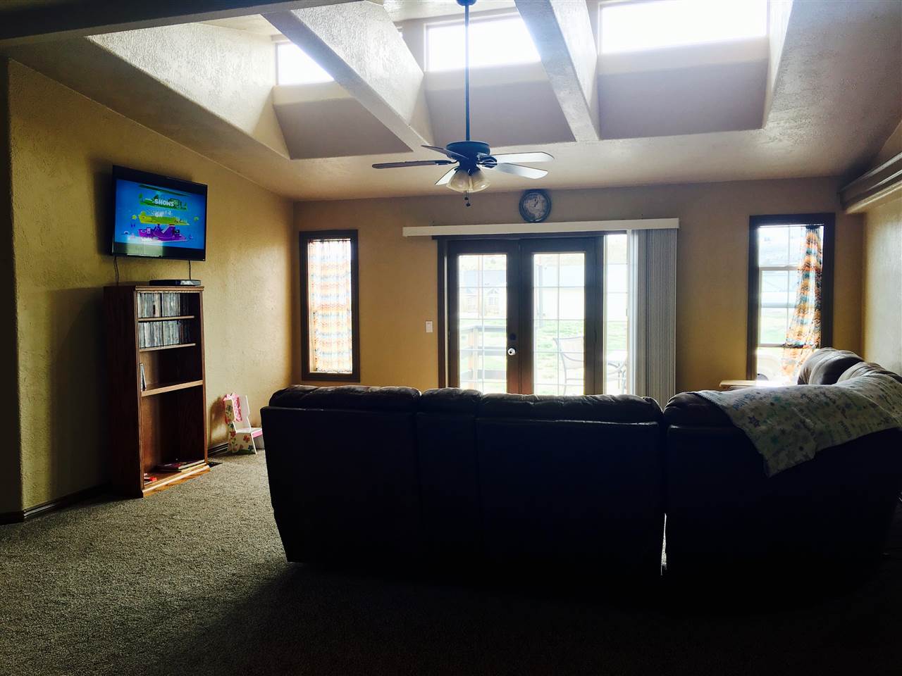338 Flora Dr, Spring Creek, NV 89815