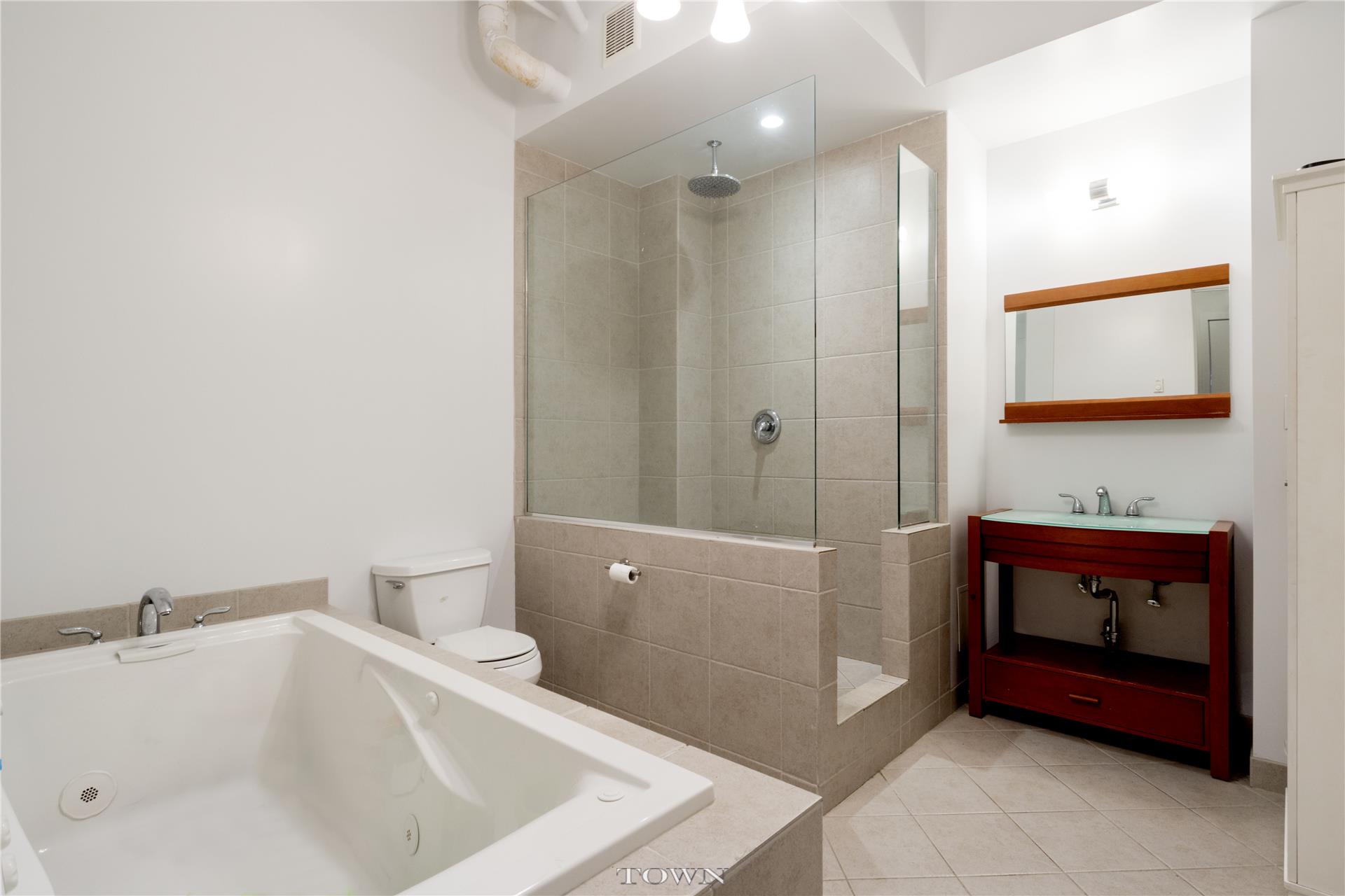 208 West 30th Street, New York, NY 10001