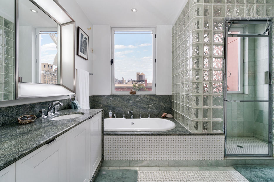 19 Saint Marks Place, New York, NY 10003